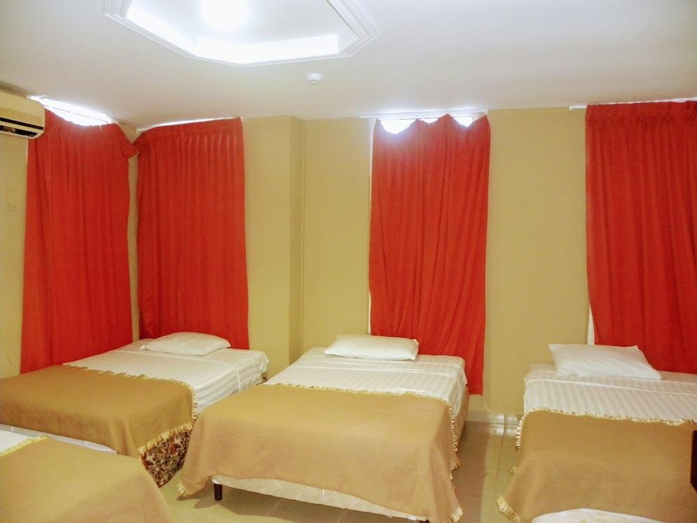 Meryland Hotel Колон Экстерьер фото