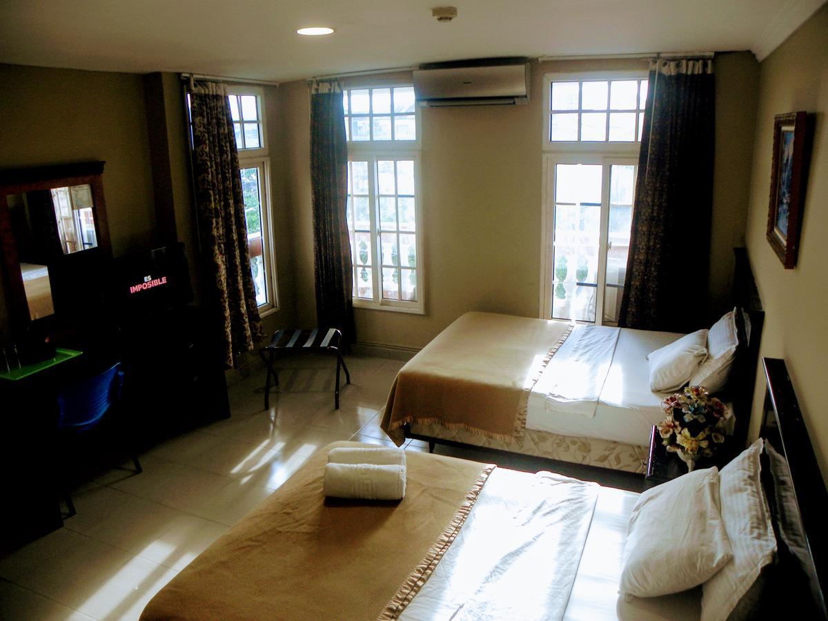 Meryland Hotel Колон Экстерьер фото