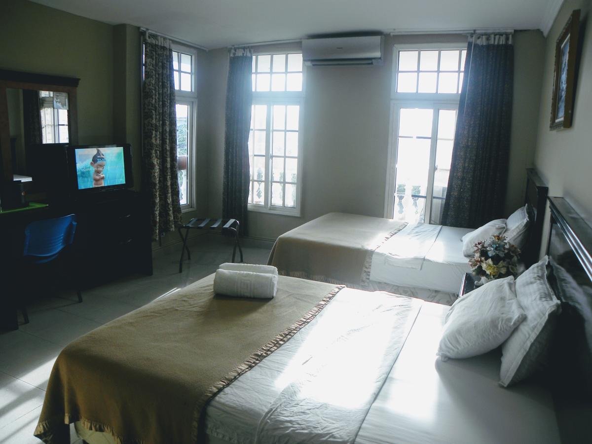 Meryland Hotel Колон Экстерьер фото